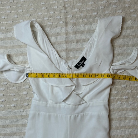LuLu’s Doozy White Ruffled Wide Leg Off The Shoulder Jumpsuit size small - Picture 3 of 12